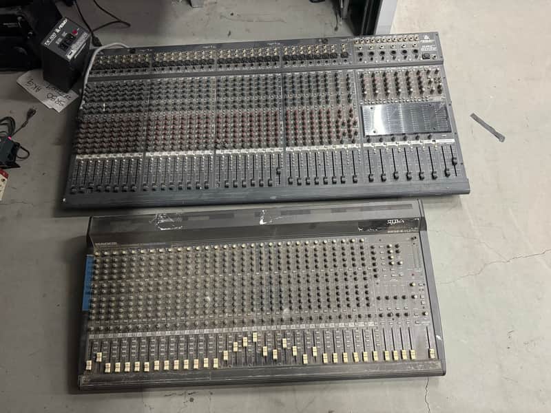 Peavey SRC 6032 & Mackie SR32 4 VLZ Pro 32-Channel Analog Mixer Console Lot – Untested image 1