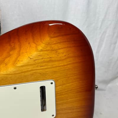 Fender American Stratocaster Guitar with Gator Case 2016 - Sienna Sunburst / Maple neck image 11
