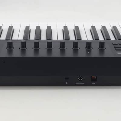 Native Instruments Komplete Kontrol A61 2018 - Present - Black image 2