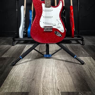 Squier Limited Edition Bullet Stratocaster SSS - Red Sparkle image 2