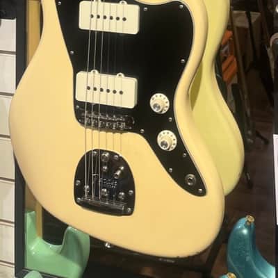 Fender American Professional Jazzmaster with Rosewood Fretboard 2017 Olympic White image 3