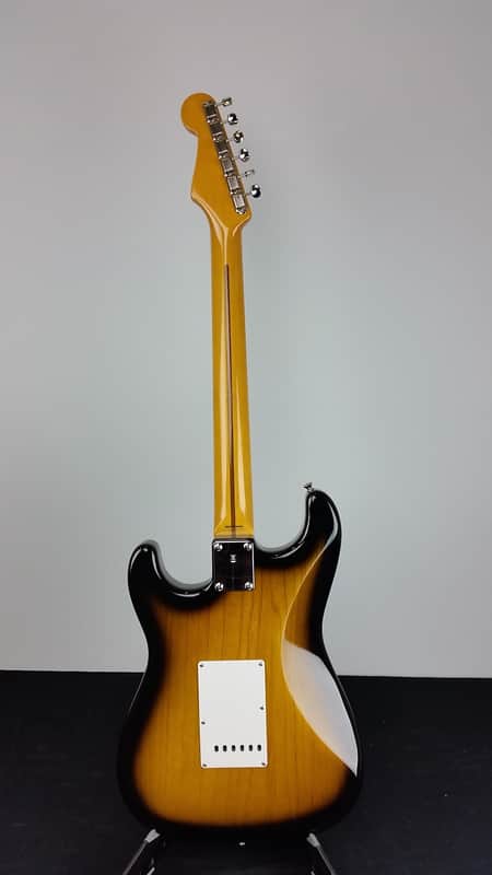 Fender '54 Reissue Stratocaster Made in Japan 2013 2 Tone Sunburst