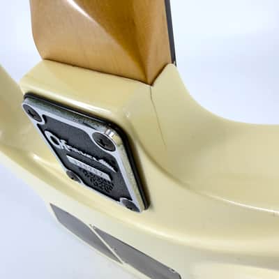 1990 Charvel 375 Deluxe – Pearl White image 17