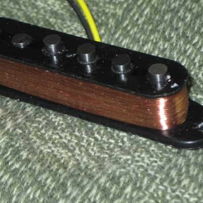 very near A+ (rarely used) genuine Fender Tex-Mex Stratocaster Bridge Single Coil Pickup, 7.4k full strength, White Cover (p/n # 50659000) +screws & rubber bushings, Alnico 5 magnets, staggered pole pieces, Polysol magnet wire, vinyl output wires image 17