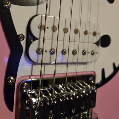 Squier Hello Kitty 50th anniversary strat image 4