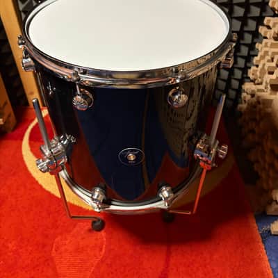 Natal DNA 22x18 / 14x16 / 10x8 / 12x9 / 14x5.5" 5pc Drum Kit with Cymbals and Hardware image 5