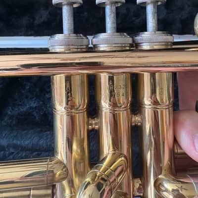 Yamaha YTR-2320 Trumpet  - Brass image 3