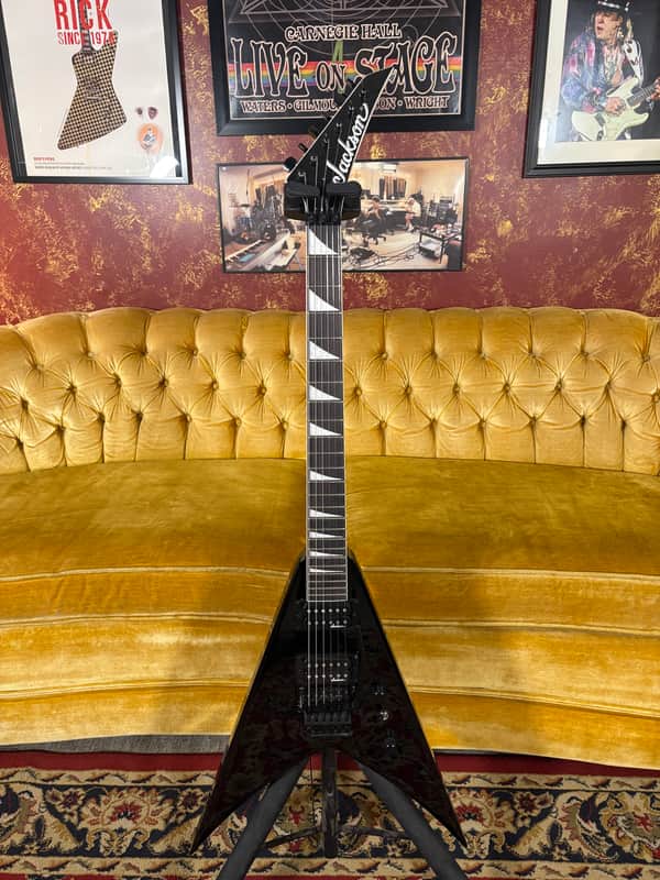 Jackson King V JS32 - Gloss Black image 1