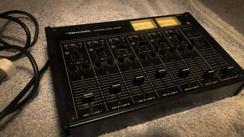 Realistic Stereo Audio Mixer