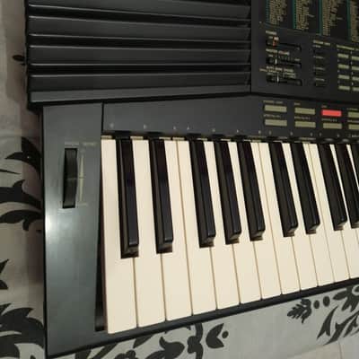 YAMAHA PSR-47 SYNTH KEYBOARD 1990 MIDI PROGRAMMED HARD CASE image 8