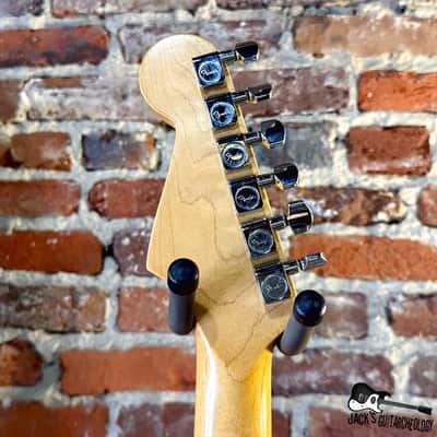 Fender Standard Stratocaster *MIM* Electric Guitar w/GB (2010s - Sunburst) image 6