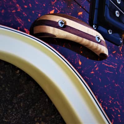 Mosrite VENTURES Bass 1991 White Pearl. The last guitar built by Semie Moseley. RAREST. Only one image 5