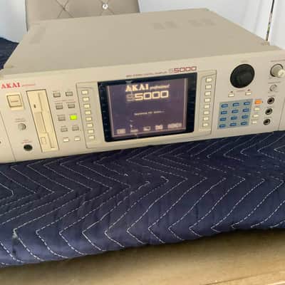 Akai S5000 MIDI Stereo Digital Sampler 1998 - White