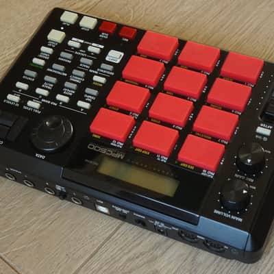 Akai MPC500 Music Production Center 2006 - 2013 - Black image 2