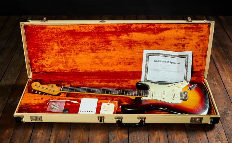 Fender STRATOCASTER 1963 - 3 TONE SUNBURST image 1