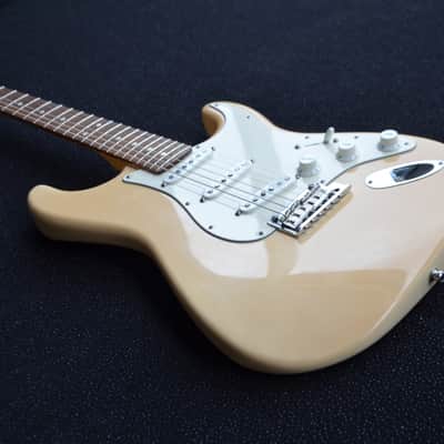 Fender American Standard Stratocaster made in USA 2008*all original/one owner*very fine guitar that sounds/plays/looks really great*nicely aged olympic white*frets are 100%* image 2
