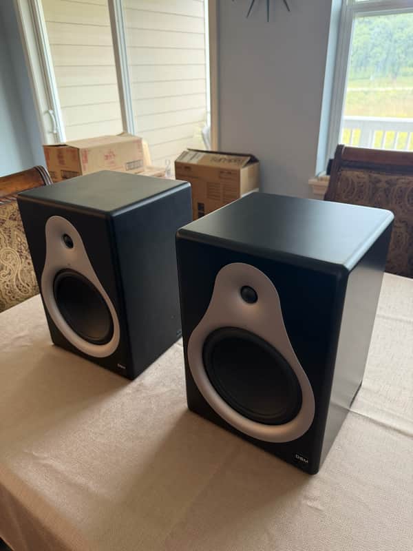 M-Audio DSM2 Bi-Amplified Reference Monitors - Pair - Excellent Condition with Original Boxes 2008-2014 - Black