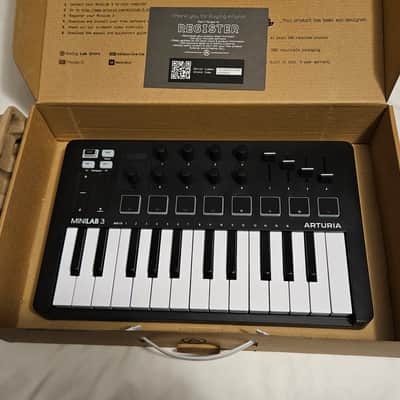 Arturia MiniLab MKIII 25-Key MIDI Controller 2022 - Present - Mint Green image 1