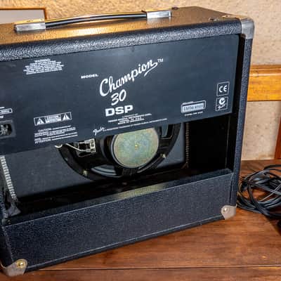 Fender Champion 30 DSP 2-Channel 30-Watt 1x10" Guitar Practice Amp with Onboard Effects 2002 - 2004 - Black image 6