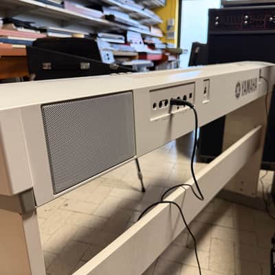 Yamaha P-255 image 4