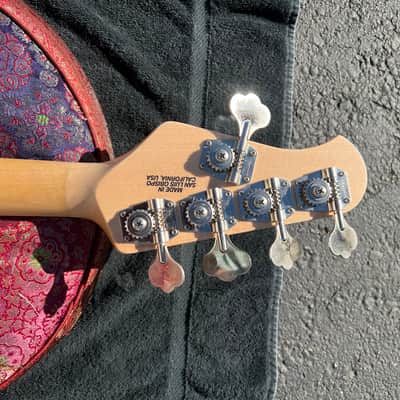 Ernie Ball Music Man 5 String Fretless 2015 - Sun Burst image 5