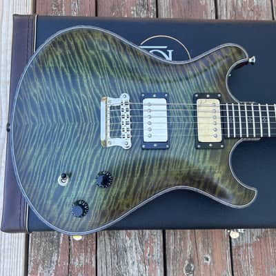 Knaggs Keya 2022 - Green Burst image 3