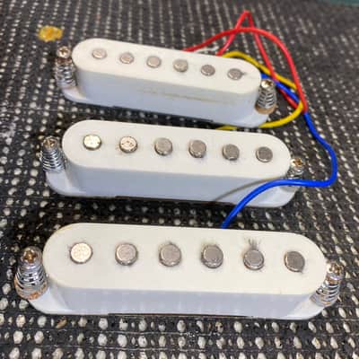 Unmarked Strat Style Single Coil Pickup Set image 3