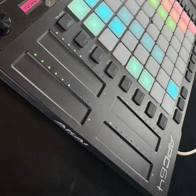 Akai APC64 MIDI Controller 2023 - Present - Black imagen 2