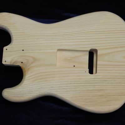 1 Piece 40yr Aged Pine Strat Style body - 3lbs 3oz #3674 *IMPORT CHARGES INCLUDED image 6