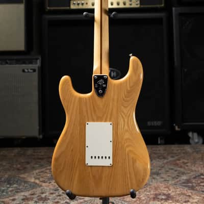 Fender Classic Series '70s Stratocaster Electric Guitar - Natural with Gig Bag - Used image 9