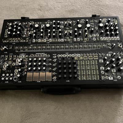 Make Noise Black and Gold Shared System Plus WITH Brains module - Black and gold image 1
