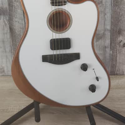 Fender American Acoustasonic Jazzmaster 2021 - Present - Arctic White w/ padded gig bag image 1