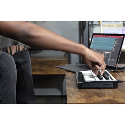 Akai Professional MPK MINI MKIII WHITE image 13
