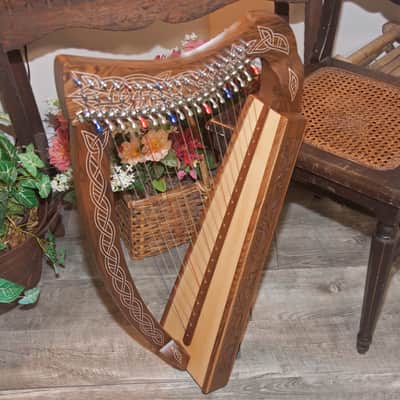 Roosebeck HPXPCW | PIXIE HARP 19-STRING NON-STANDING CHELBY LEVERS WALNUT THISTLE. New with Full Warranty! image 3