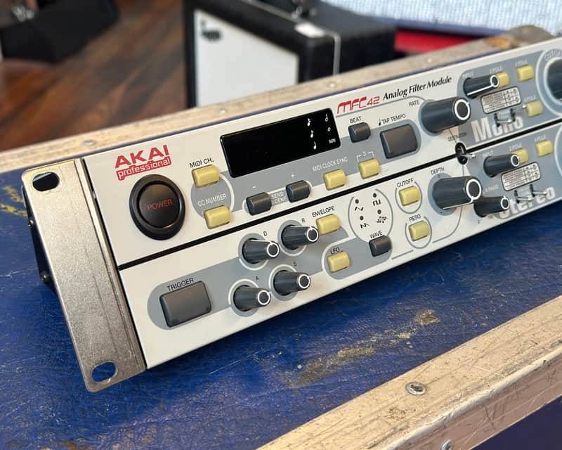 AKAI MFC42 Analog Filter Module | Reverb