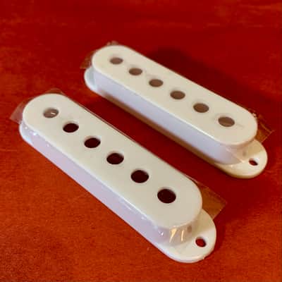 Pickup Covers (2) White - 50 mm Spacing, Single Coil Strat Style image 3