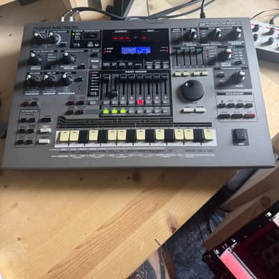 Roland MC-505 Groovebox 1998 - 2002 - Gray