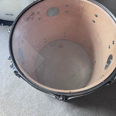 Ludwig Classic Maple Downbeat Outfit 8x13 / 14x16 / 14x18 / 14x24 Drum Set 1998 - 2015 - Black Oyster Pearl imagen 8