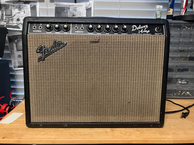 Fender Deluxe 2-Channel 20-Watt 1x12" Guitar Combo