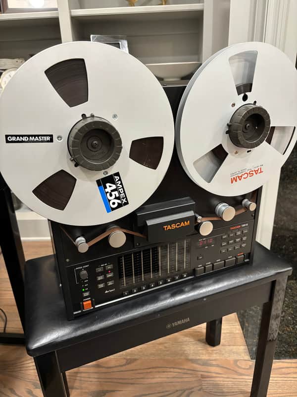 TASCAM TSR-8 1/4