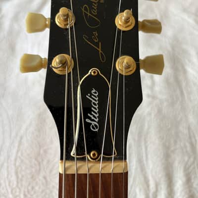 Gibson Les Paul Studio ‘96-‘98 - Black and Gold **w/ soft case** image 2