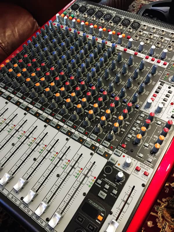 Behringer Xenyx UFX1604 16-Input 4-Bus Mixer with Audio Interface image 2