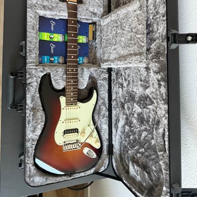 Fender American Elite Stratocaster - 2017 - 3-Color Sunburst, HSS Shawbucker, Ebony Fretboard, Noiseless Pickups image 5