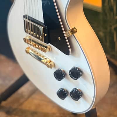 Gibson Les Paul Custom Shop Electric Guitar Alpine White W Case & COA image 7