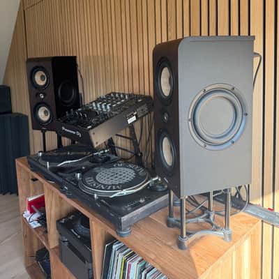 Focal Shape Twin 2.5-Way Active Studio Monitor (PAIR) Dec 2020 - wood image 5