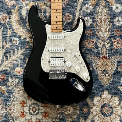 Fender Stratocaster MIM HSS 2004 - Black w/ White Pickguard image 1