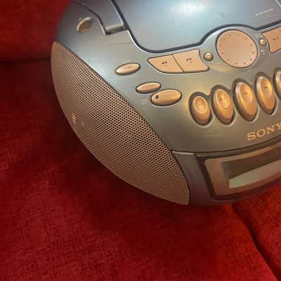 Sony E77L Vintage CD/ Cassette/ Radio Boom Box (2002) - Blue image 3