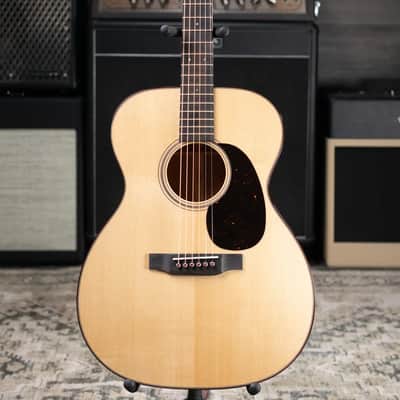Martin 000-18 Modern Deluxe Acoustic Guitar with Hardshell Case image 3