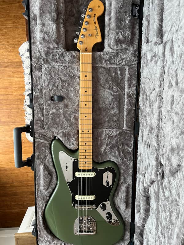 Fender American Professional Jaguar with Maple Fretboard 2017 - Antique Olive