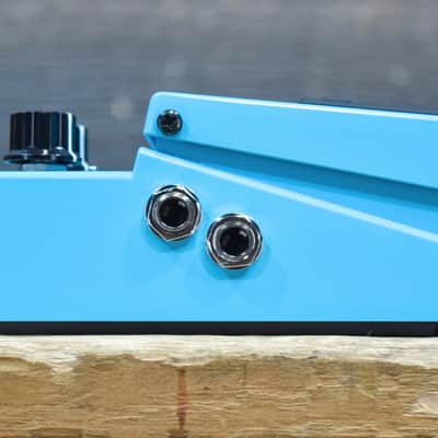 Boss CE-2w Chorus Waza Craft Special Edition Chorus and Vibrato Effect Pedal image 6